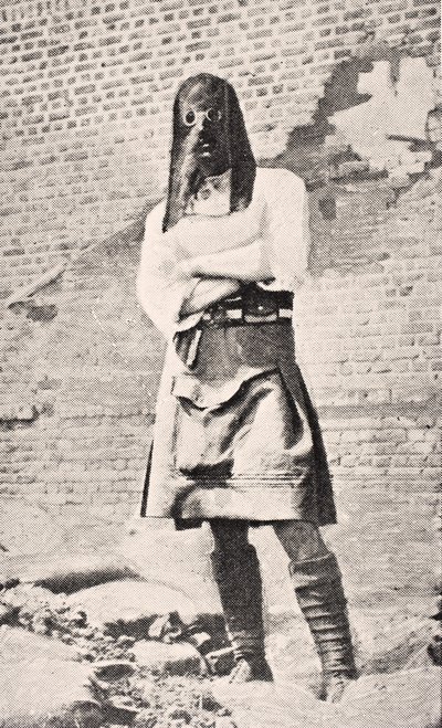 Soldat écossais portant un masque à gaz en 1915, de 